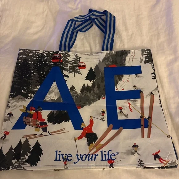 NEW AMERICAN EAGLE Reusable Holiday Tote Bag - Picture 2 of 6
